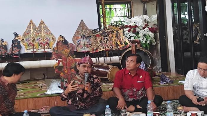 Ki-Agus-Wirawan-Rusdi-dalang-Wayang-Palembang.jpg