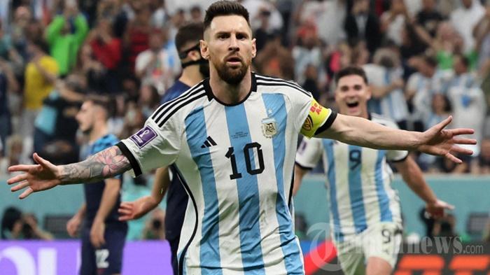 Lionel-Messi-merayakan-gol-pertamanya-dari-titik-penalti.jpg