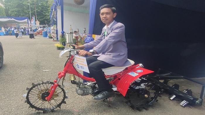 Motor-bajak-sawah-inovasi-SMKN-1-Lempuing-Jaya.jpg