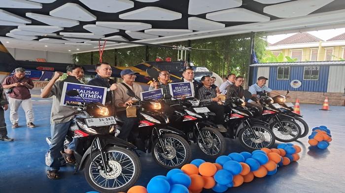 Nasdem-bagi-motor-ke-relawan.jpg