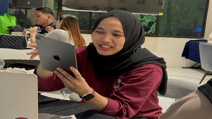 Kisah Nyimas Megawati Owner AyukCOD Palembang, Dari Hobi Kini Sukses Jual Puluhan iPhone Setiap Hari - Sripoku.com
