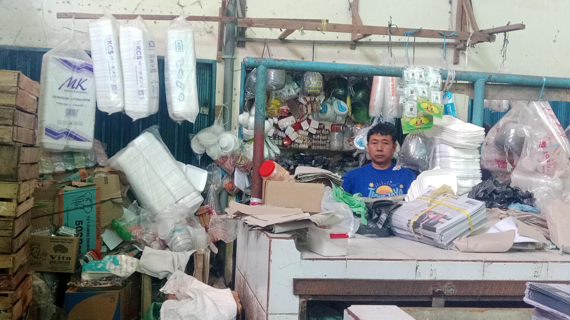 Harga Plastik Melejit, Herman Deru Ajak Pelaku Usaha di Sumsel Gunakan Daun Pisang