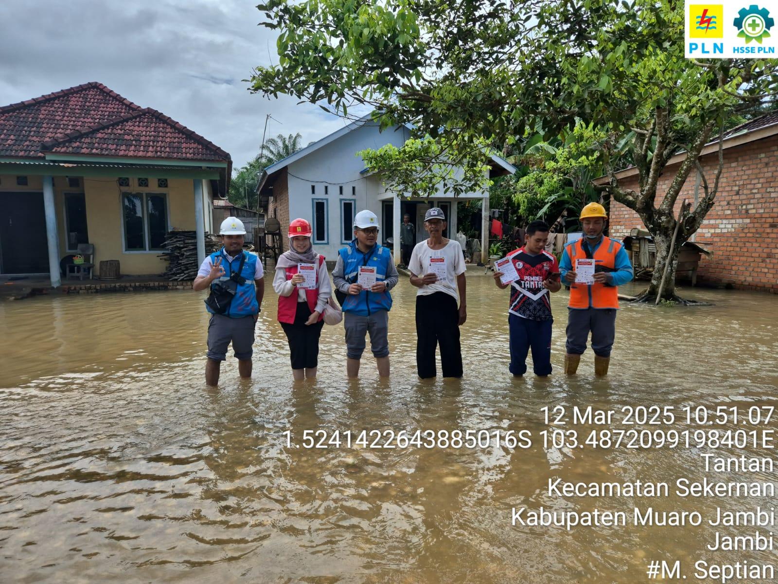 PLN-UP3-Jambi-Kawal-100-pernormalan-kelistrikan-agar-Ramadhan-kembali-Nyaman-Pasca-Banjir.jpg