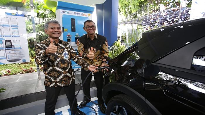 Resmikan Pengoperasian SPKLU, PLN dan BRI Bersinergi Dukung Ekosistem Kendaraan Listrik
