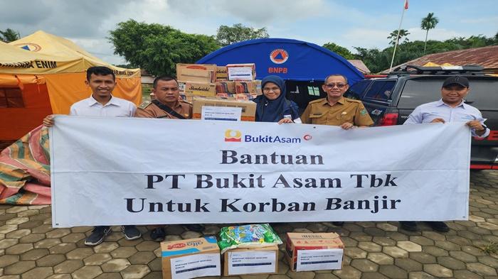 PT-Bukit-Asam-Tbk-PTBA-turut-memberikan-bantuan-kepada-masyarakat-yang-terdampak-banjir.jpg