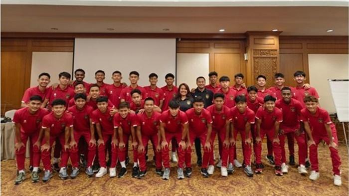 Pemain-Timnas-U-17-Indonesia-berfoto-bersama-seusai-mengikuti-tes-psikotes.jpg