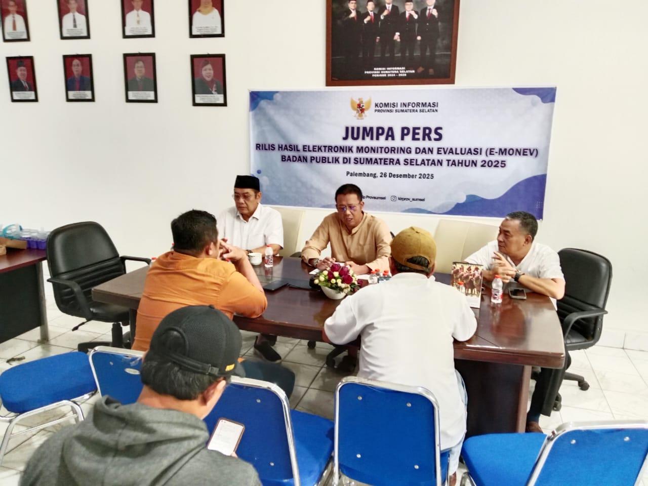 Pemerintah-Kabupaten-OKU-Timur-meraih-predikat-Kabupaten-Informatif.jpg