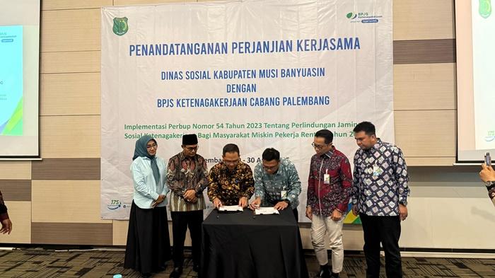 Penandatanganan-Perjanjian-Dinas-Sosial-Kabupaten-Musi-Banyuasin-bersama-BPJS-KetenagakerjaaN.jpg