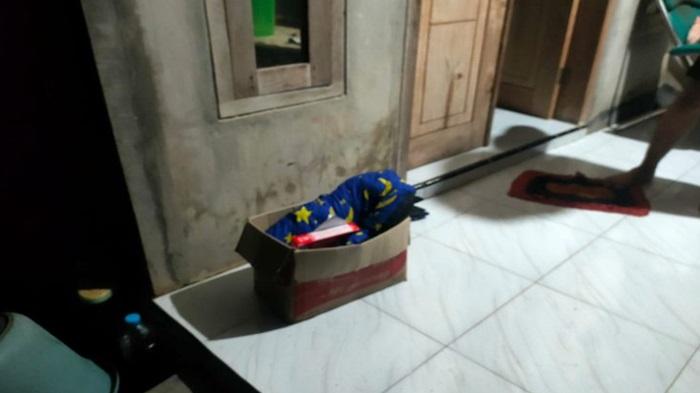 Penemuan-bayi-di-depan-teras-rumah-di-Banyuwangi.jpg