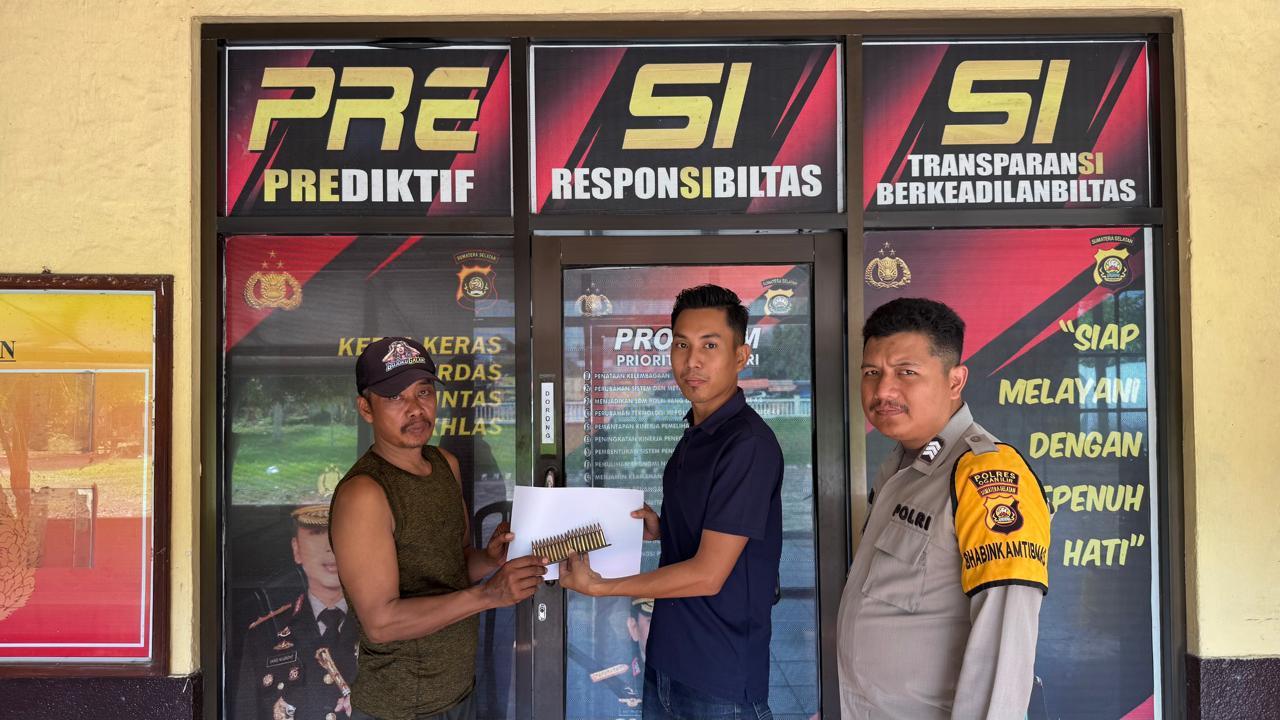 Petugas Kebersihan di Tanjung Raja OI Temukan 19 Butir Amunisi Aktif, Langsung Diserahkan ke Polisi - Sripoku.com