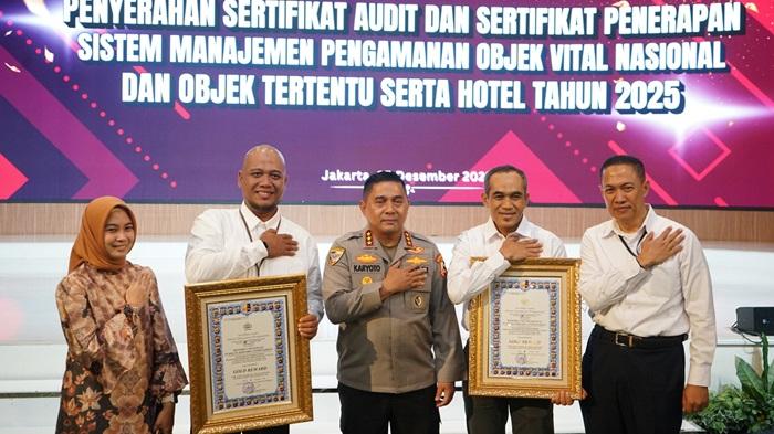 Penyerahan-Sertifikat-Audit-dan-Penerapan.jpg