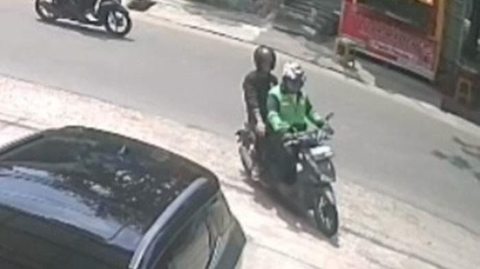 Percobaan-Pencuri-Motor-Terekam-CCTV.jpg