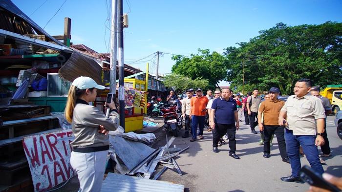 Pj-Bupati-Muba-Sandi-Fahlepi-ketika-meninjau.jpg