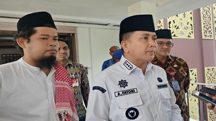 Pj-Gubernur-Sumsel-Agus-Fatoni-usai-menerima-audiensi-manajemen-bersama-suporter-Sriwijaya-FC.jpg