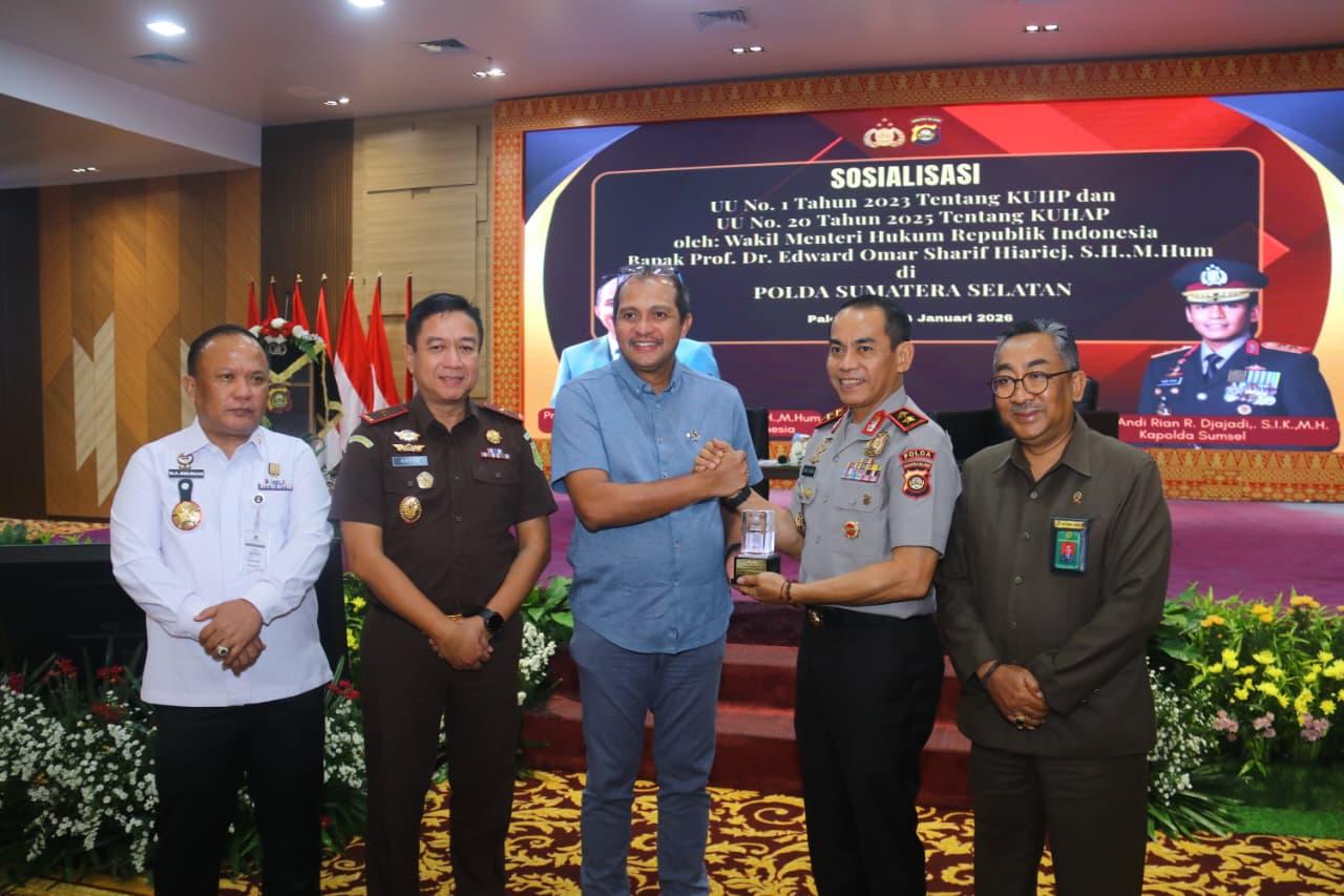 Polda-Sumsel-Gelar-Sosialisasi-KUHP-dan-KUHAP-Baru-Bersama-Wakil-Menteri-Hukum-RI.jpg