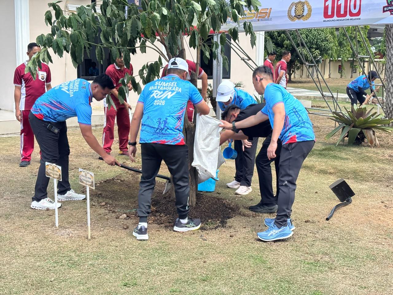 Polda Sumsel Lanjutkan Program Penanaman 10.000 Pohon, Dukung Ketahanan Pangan dan Kesejahteraan - Sripoku.com
