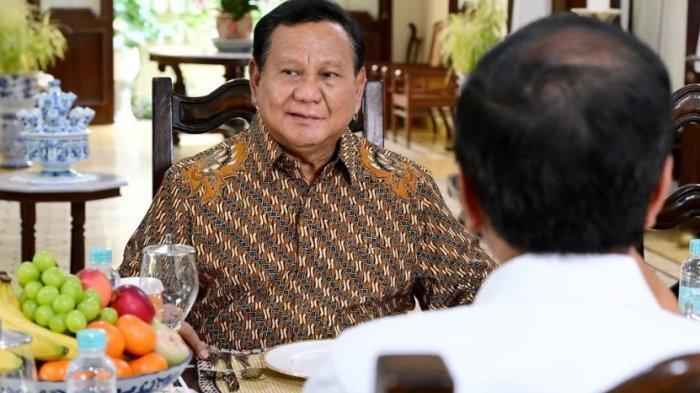 Presiden-Jokowi-dan-Prabowo-Subianto-melakukan-pertemuan-di-Sumber-Solo-Minggu-13102024.jpg