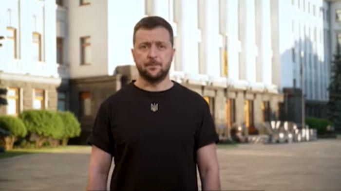 Presiden-Ukraina-Volodymyr-Zelensky-menyampaikan-pidato-100-hari-diinvasi-Rusia.jpg