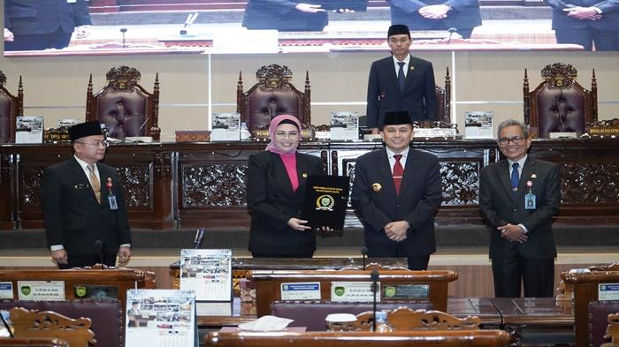 Rapat-Paripurna-LXXXIII-83-tersebut-dipimpin-oleh-Ketua-DPRD-Sumsel-RA-Anita-Noeringhati.jpg