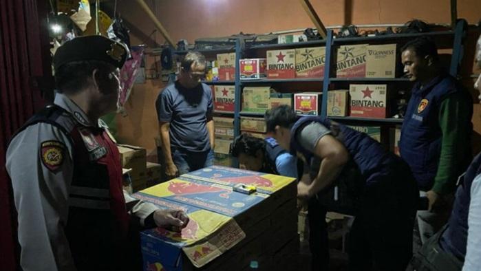 Jelang Bulan Suci Ramadhan, Polres OKU Selatan Razia Penjualan Minuman Keras Berakhohol
