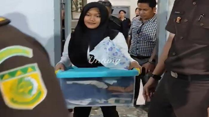 Babysitter Asal Muratara Dituduh Cubit Anak Anggota DPRD Menghirup Udara Bebas