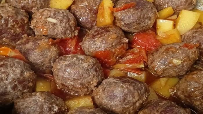 Resep-Bola-Daging-Sapi-Isi-Telur-Payuh.jpg