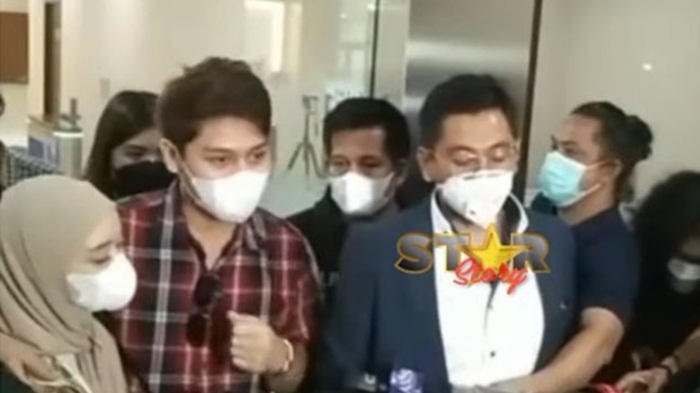 Rizky-Billar-dan-Lesti-Kejora-seusai-kembalikan-uang-dari-Doni-Salmanan-di-Bareskrim-Polri.jpg