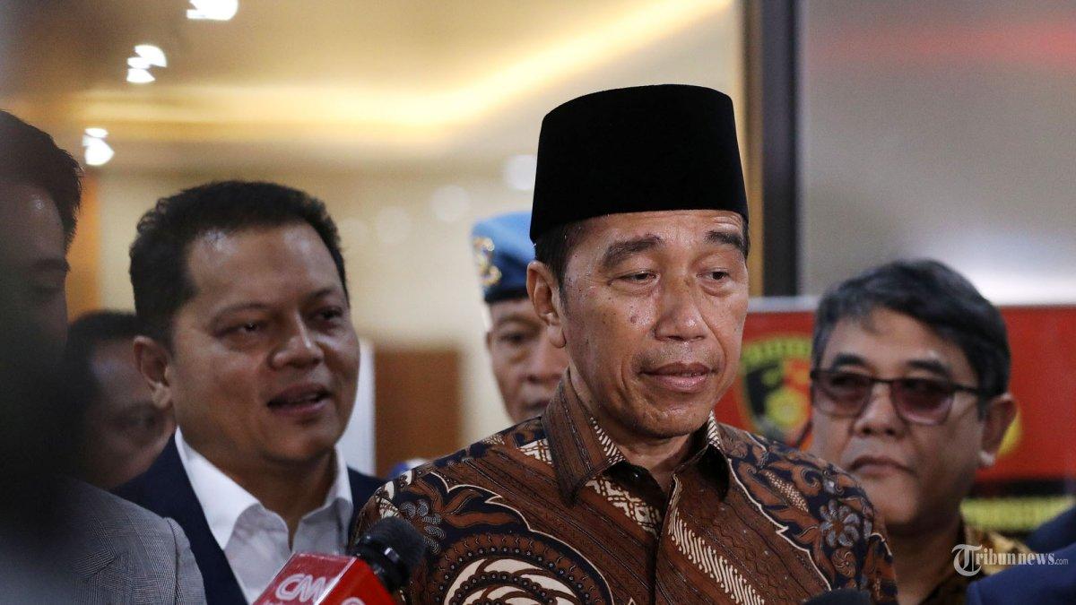 Roy-Suryo-Gigit-Jari-Bareskrim-Polri-Hentikan-Penyelidikan-Ijazah-Jokowi.jpg
