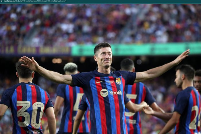 Selebrasi-penyerang-Barcelona-Robert-Lewandowski-usai-mencetak-gol-ke-gawang-Pumas.jpg