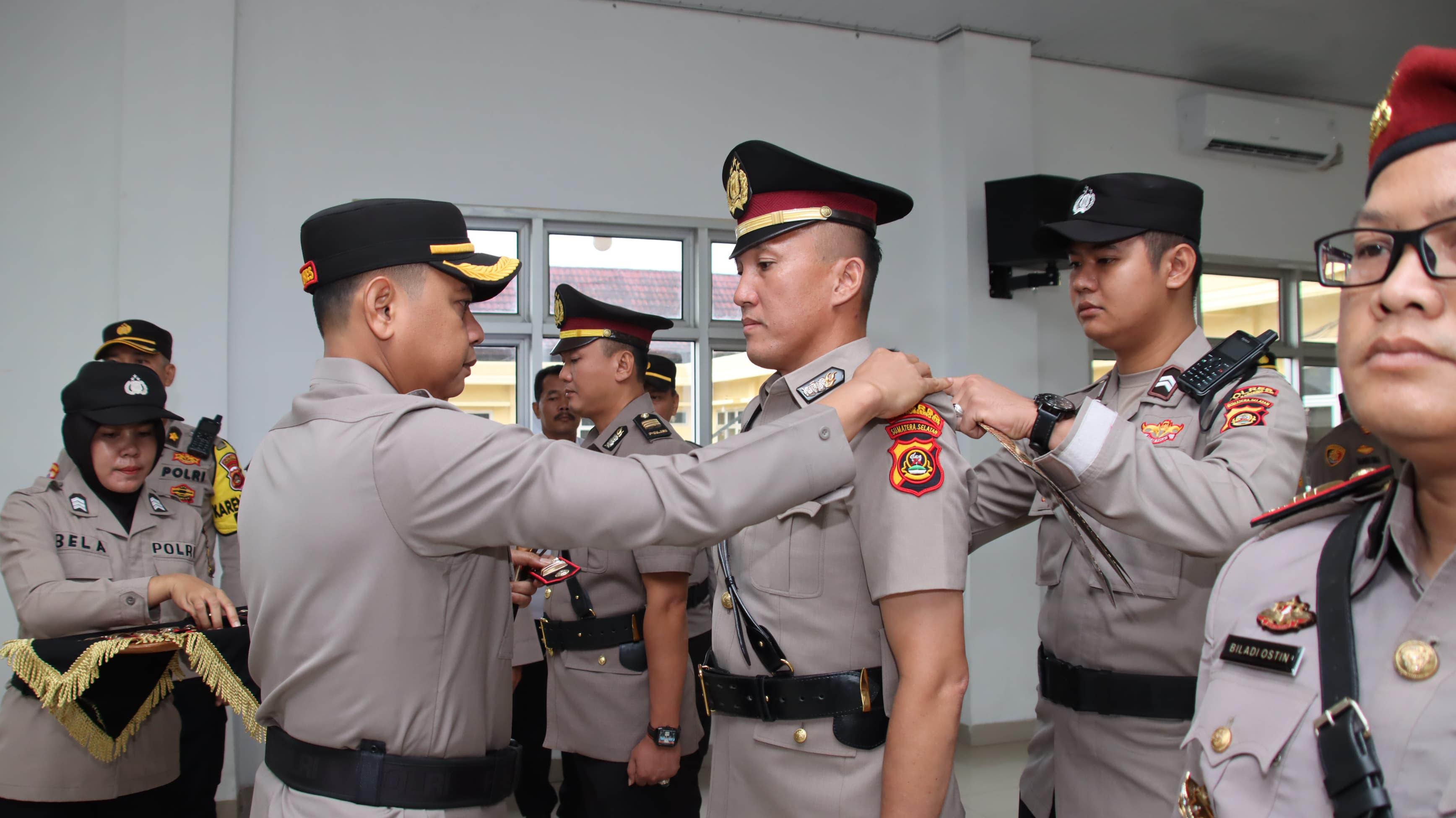 Serah-terima-jabatan-sertijab-meliputi-Kasat-Lantas-Kasat-Narkoba-dan-Kasat-Intelkam.jpg