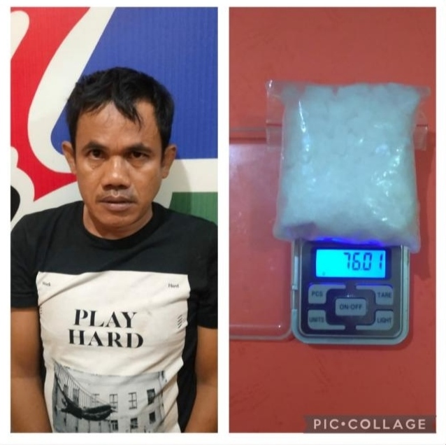 Tampak-tersangka-Nasution-42-bersama-barang-bukti-narkoba-jenis-sabu-seberat-76-gram.jpg