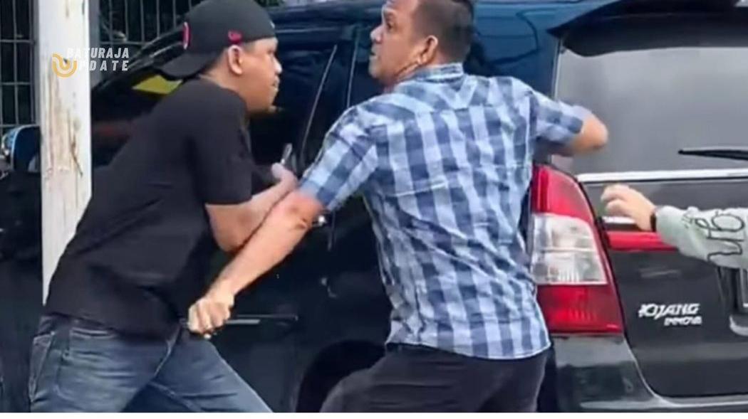 palembang/Tangkapan-layar-Aiptu-FN-bersitegang-dengan-salah-satu-Debt-Collector.jpg