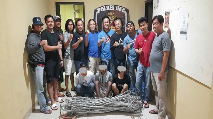 Tiga-pelaku-pencurian-dan-barang-bukti-Kabel-Sutet-Konduktor-ACSR.jpg