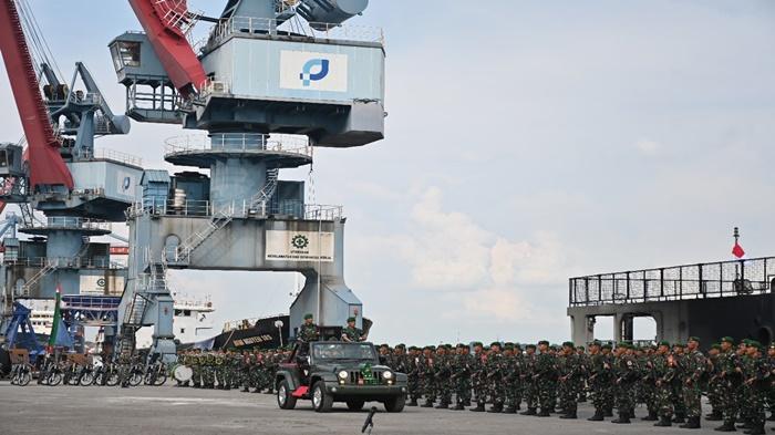 Upacara-pemberangkatan-Satgas-Pamtas-di-Pelabuhan-Boom-Baru-Palembang.jpg