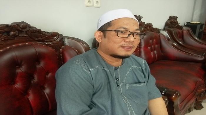 Ustadz-Tarmidzi-Muhaimin-murid-KH-Nawawi-Dencik-almarhum.jpg