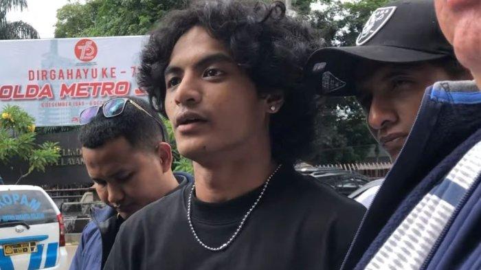 Vadel-Badjideh-banggakan-salam-dari-Lolly-yang-membuktikan-dirinya-tak-bersalah.jpg