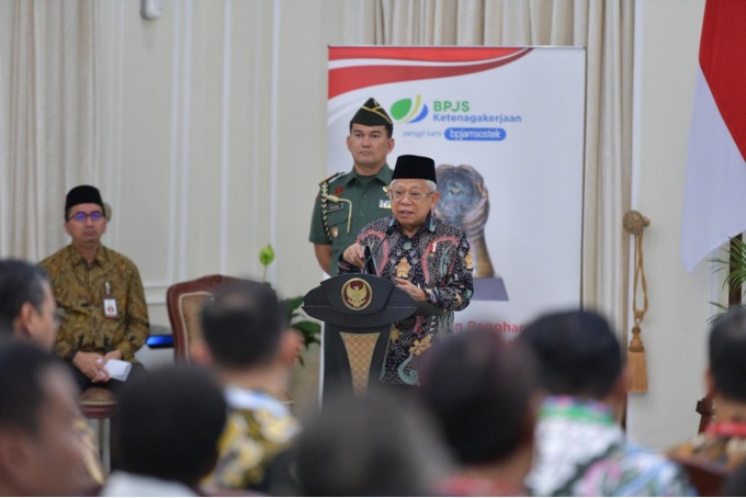 Wakil-Presiden-Republik-Indonesia-Maruf-Amin-menginstruksikan-kepada-Kementerian-Lembaga.jpg
