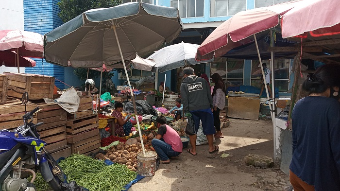 aktivitas-pasar-tradisional-di-pasar-soak-bato-palembang.jpg