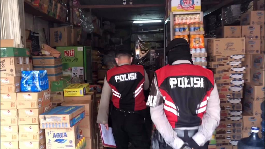 Tim Tipiring Polrestabes Palembang Razia Cipta Kondisi, Sita Ratusan Botol Miras Berbagai Merek