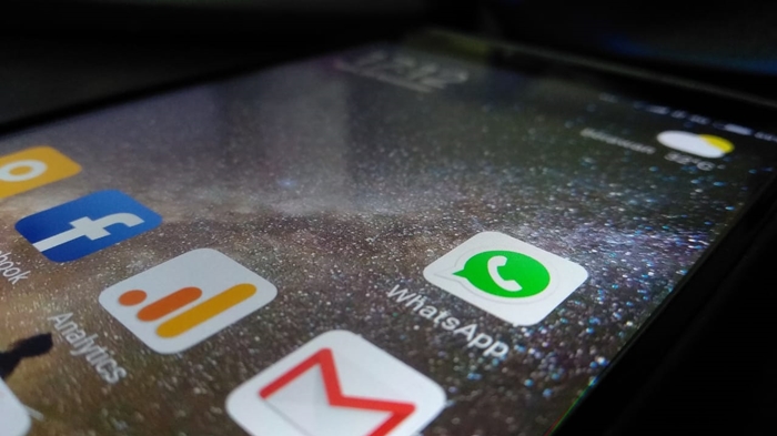 aplikasi-whatsapp-di-smartphone.jpg