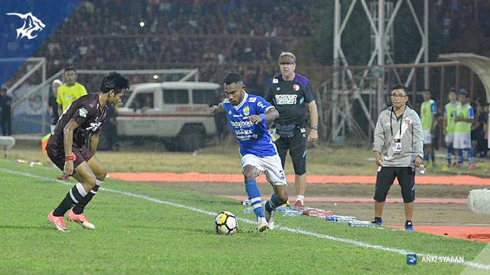 ardi-idrus-siap-akhiri-pecaklik-kemenangan-persib-bandung.jpg