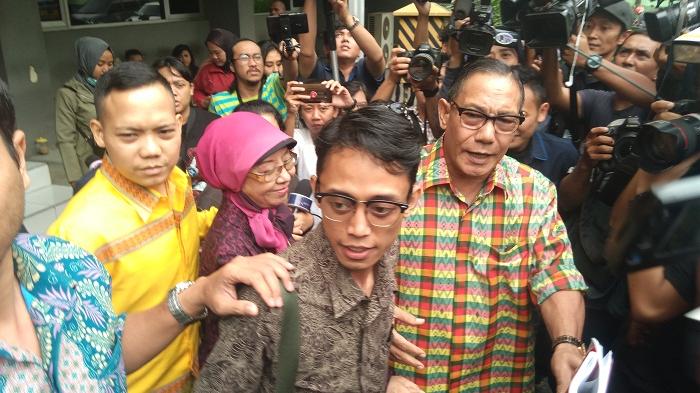 Laporkan Mario Teguh ke Polda Metro Jaya, Ario Kiswinar Umbar Kasih Sayang kepada Aryani Soenarto