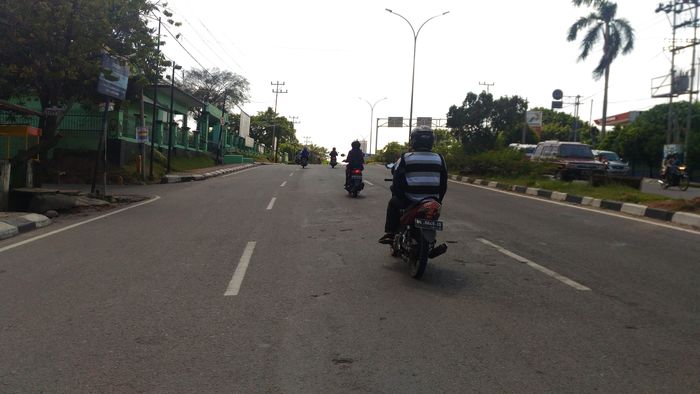 arus-lalu-lintas-di-jalan-jenderal-sudirman-palembang_20160707_145510.jpg