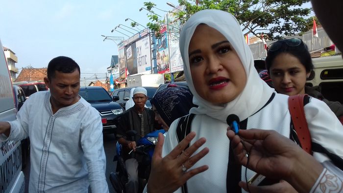 bakal-calon-wakil-walikota-palembang-hj-lury-elza-alex-sh-mkn_20170901_175425.jpg