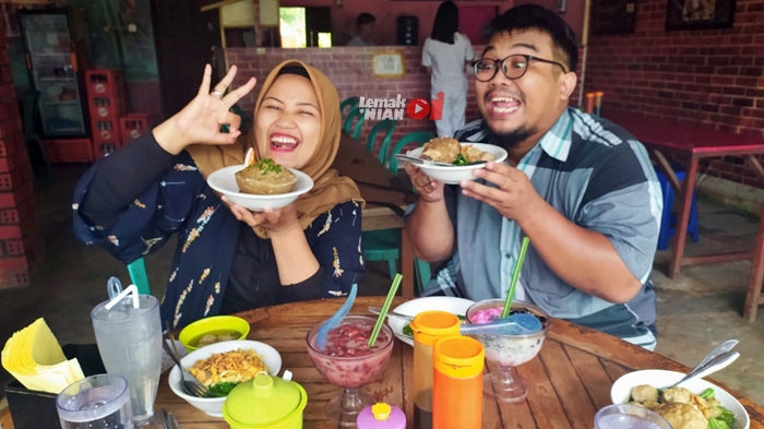 bakso-mas-wahyu-berlokasi-di-jalan-palembang-jambi-banyuasin-depan-pabrik-bw-1.jpg