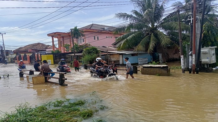 banjir-kemuning.jpg