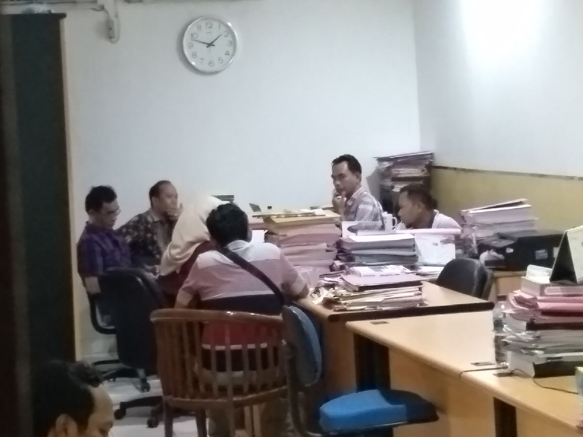 beberapa-saksi-saat-diperiksa-terkait-ditetapkannya-5-komisioner-kpu-kota-palembang.jpg