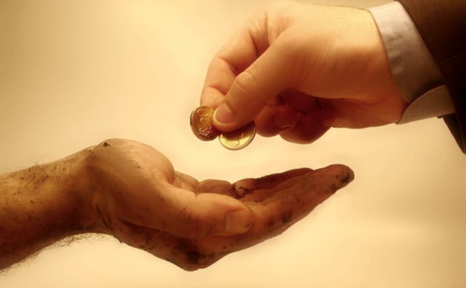 Peduli kepada Sesama Kepada yang Betul-betul Membutuhkan Santunan dan Perhatian