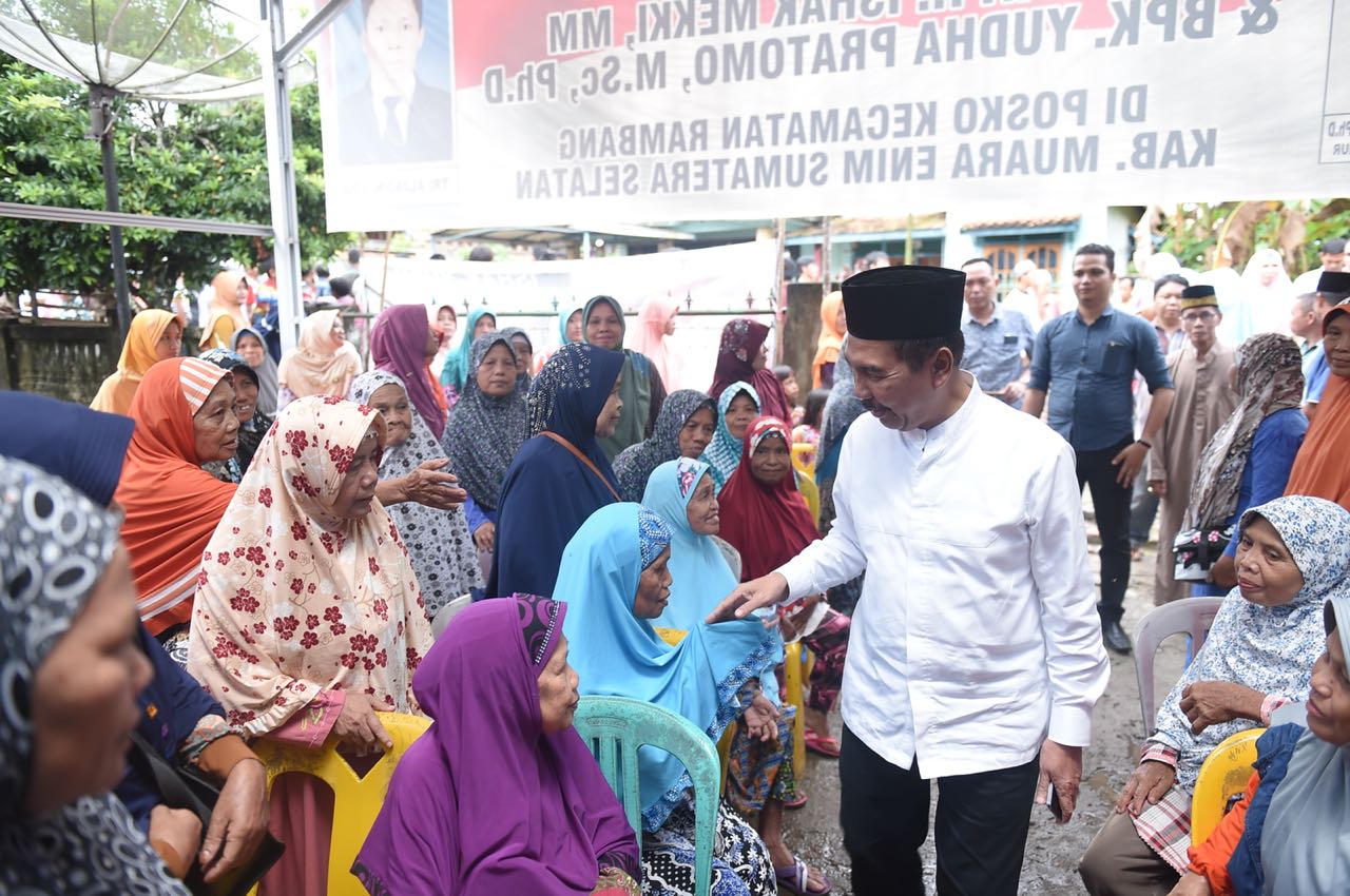 cagub-sumsel-nomor-3-ir-h-ishak-mekki-mm-menyapa-warga_20180604_122332.jpg
