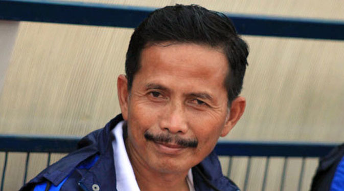 djajang-nurjaman-pelatih-persib-bandung_20151017_110226.jpg